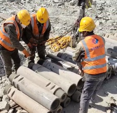 反井鉆機操作工的艱辛